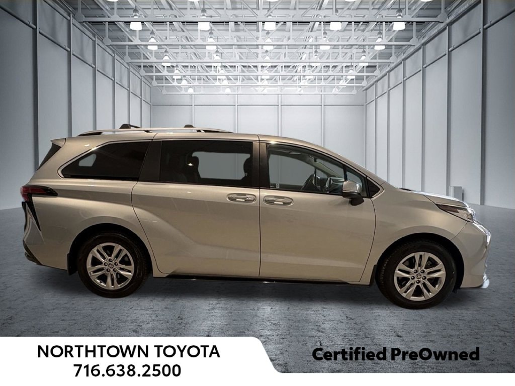 Certified 2022 Toyota Sienna Limited 7 Passenger Minivan/Van