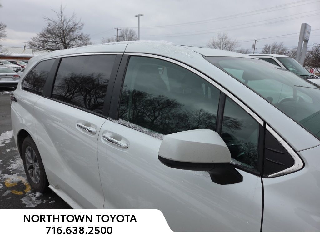 Certified 2023 Toyota Sienna XLE 7 Passenger Minivan/Van