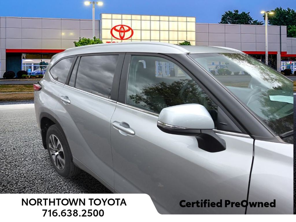 Used 2023 Toyota Highlander Hybrid XLE SUV