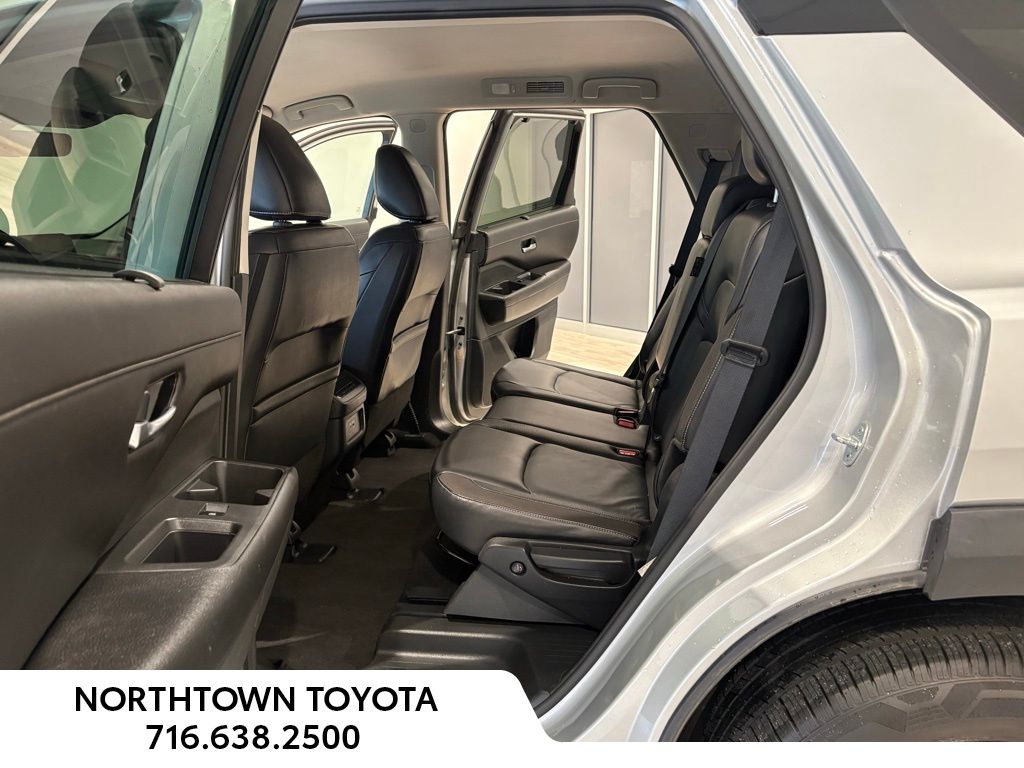 2023 Nissan Pathfinder SL - Photo 19
