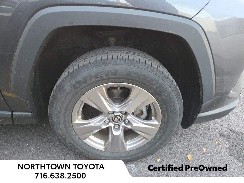 2023 Toyota RAV4 XLE photo 2
