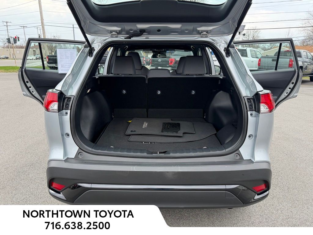 2024 Toyota Corolla Cross S - Photo 15
