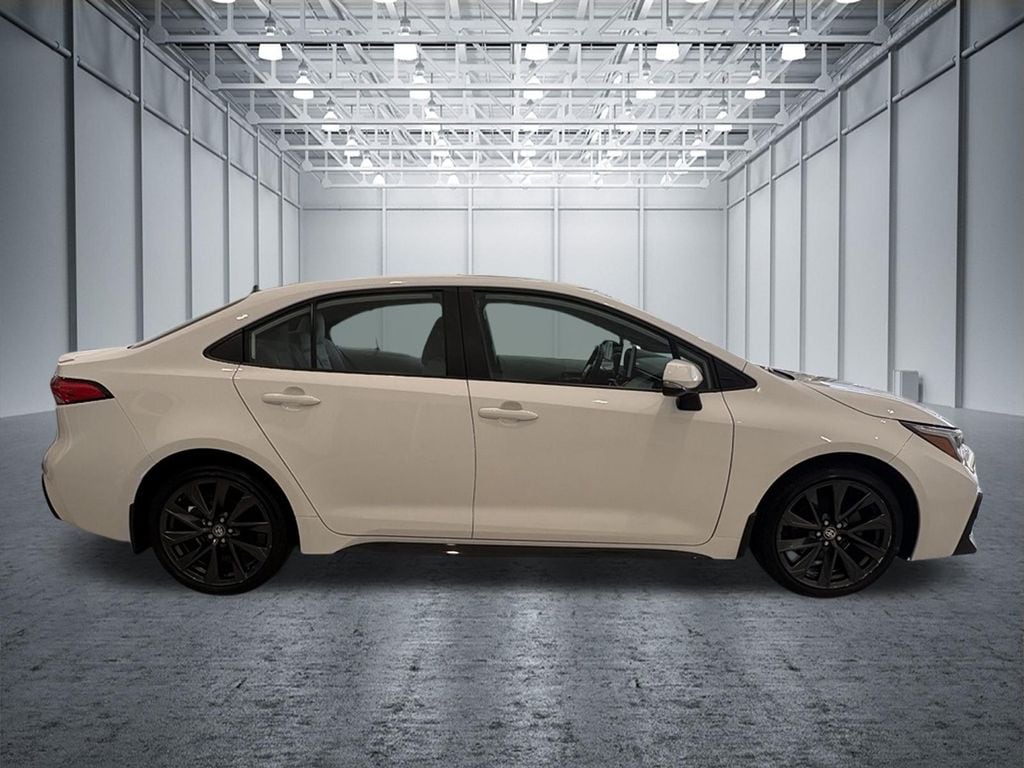 Used 2025 Toyota Corolla SE Sedan