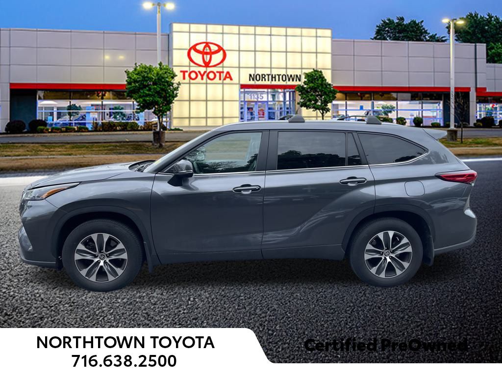 2023 Toyota Highlander XLE photo 2