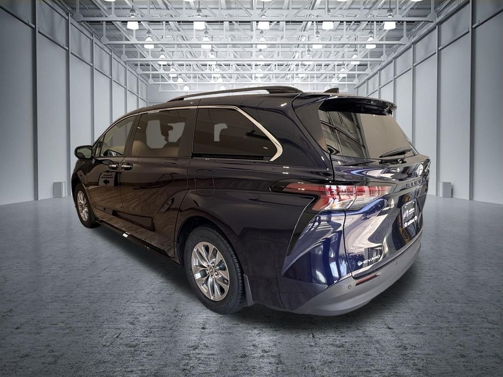 Used 2025 Toyota Sienna XLE 7 Passenger Minivan/Van