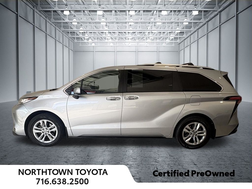 Used 2022 Toyota Sienna Limited 7 Passenger Minivan/Van