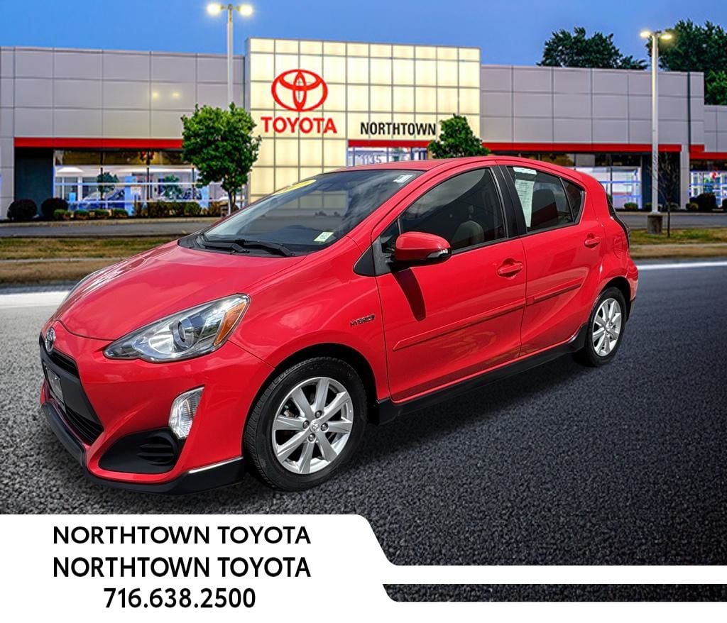 2017 Toyota Prius c Three's photo