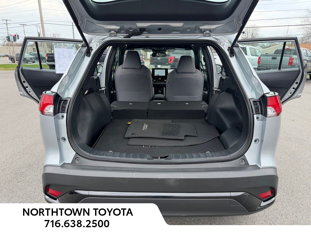 2024 Toyota Corolla Cross S - Photo 16