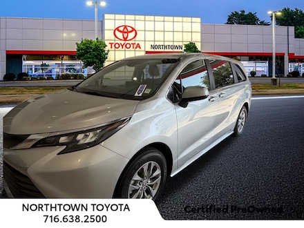 2024 Toyota Sienna LE 8 Passenger Minivan/Van