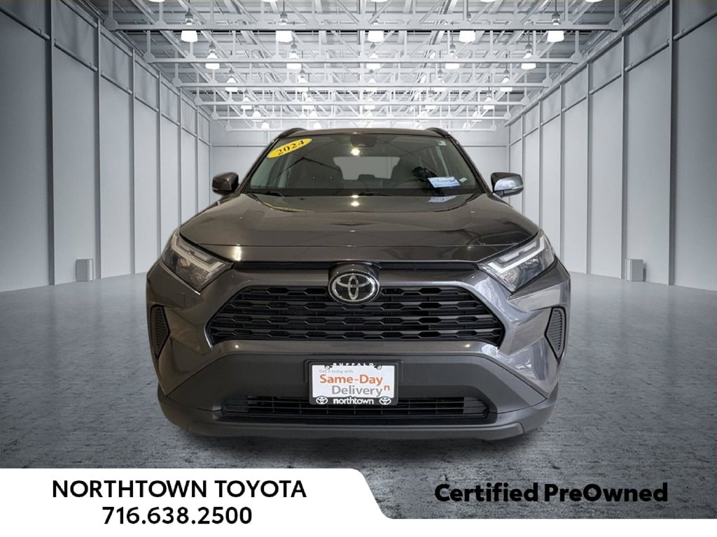 2024 Toyota RAV4 XLE - Photo 6