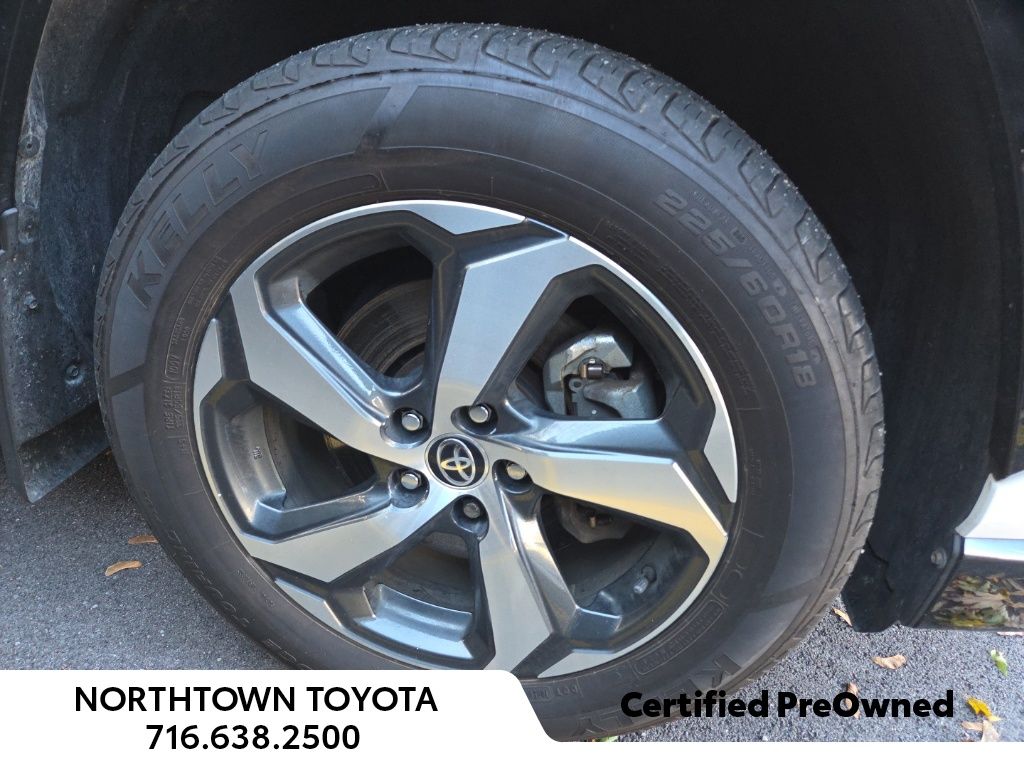 2022 Toyota RAV4 Prime SE photo 2