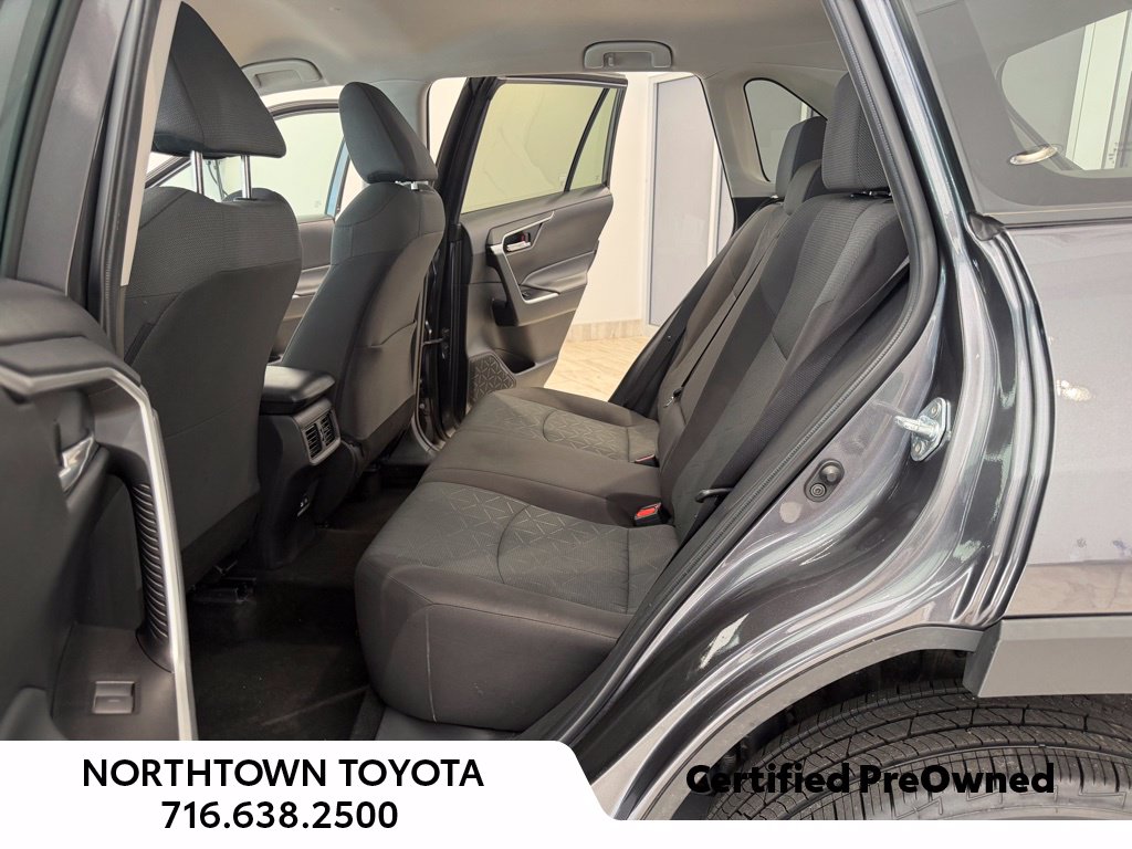 2024 Toyota RAV4 XLE - Photo 15