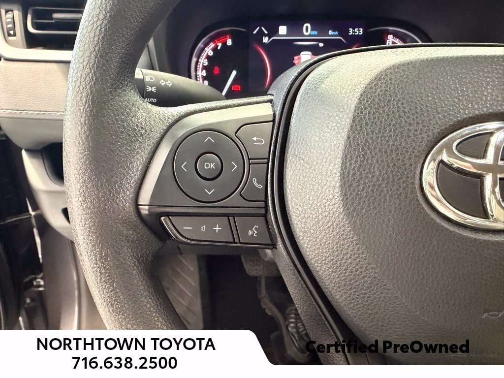 2024 Toyota RAV4 XLE - Photo 25