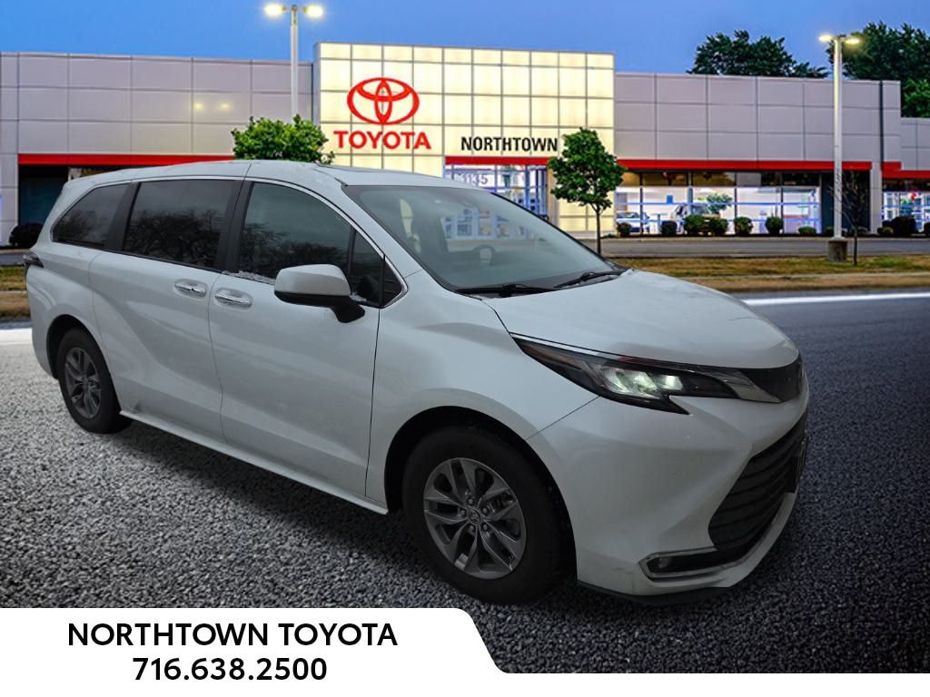 Certified 2023 Toyota Sienna XLE 7 Passenger Minivan/Van