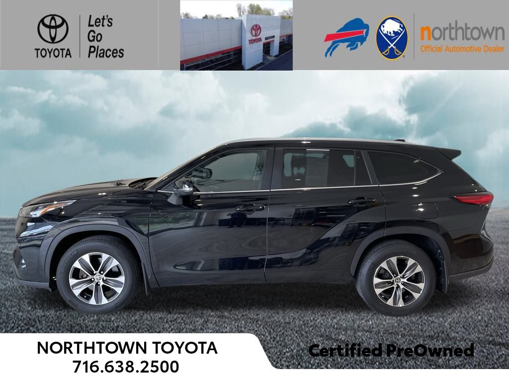 2023 Toyota Highlander XLE photo 2
