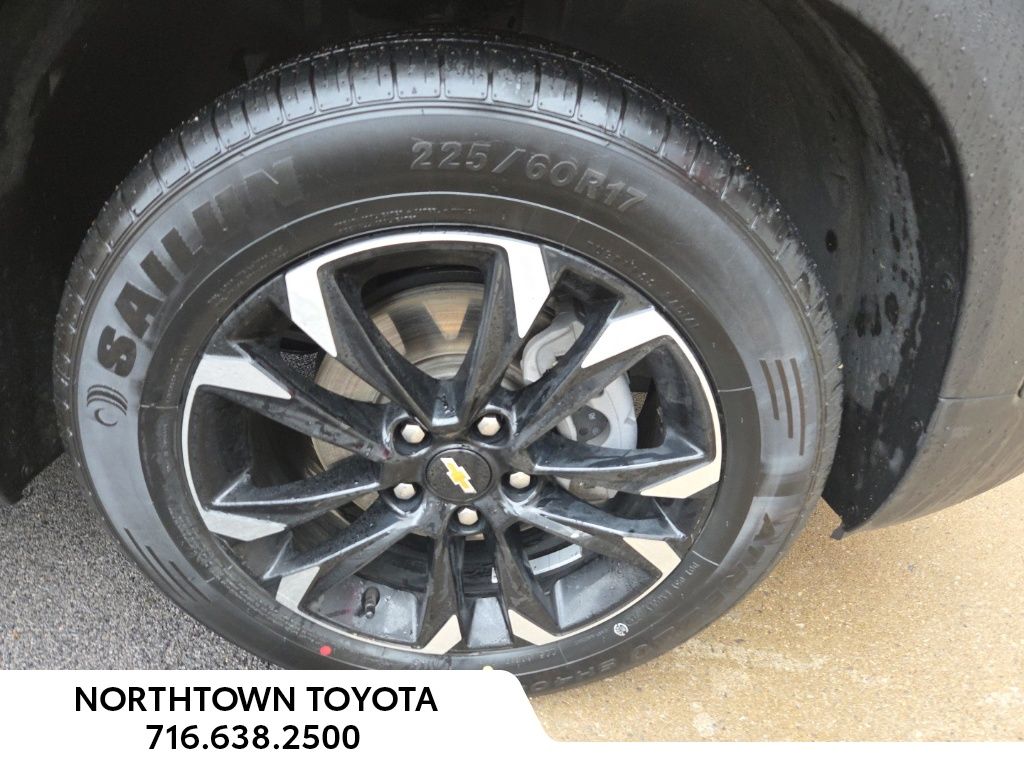 2023 Chevrolet Trailblazer LT photo 2