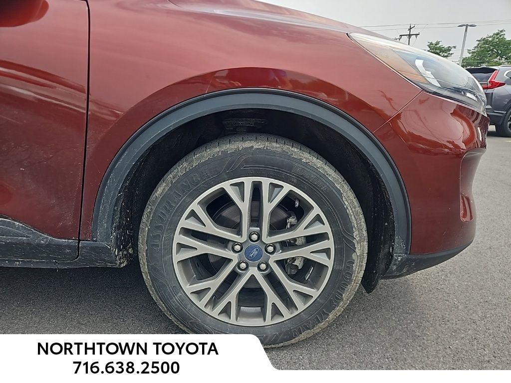 2021 Ford Escape SEL photo 2