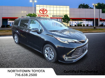 2024 Toyota Sienna Platinum 7 Passenger Minivan/Van