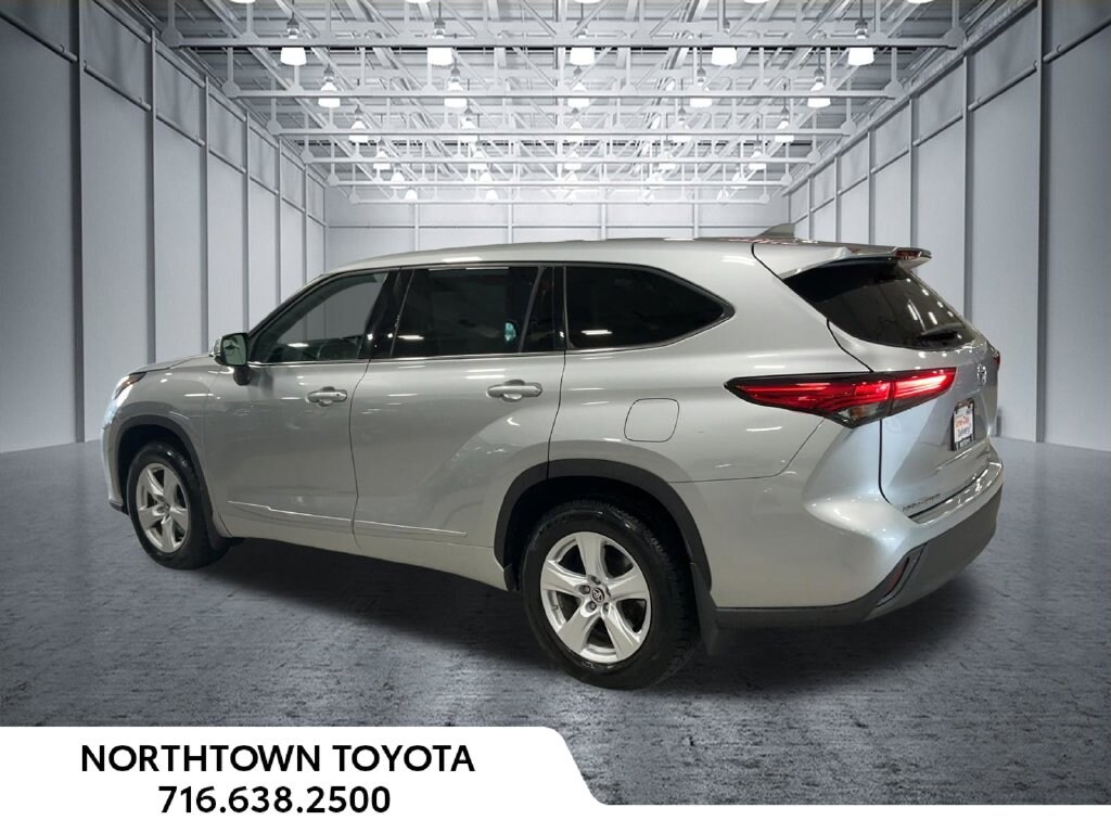 Used 2020 Toyota Highlander LE SUV