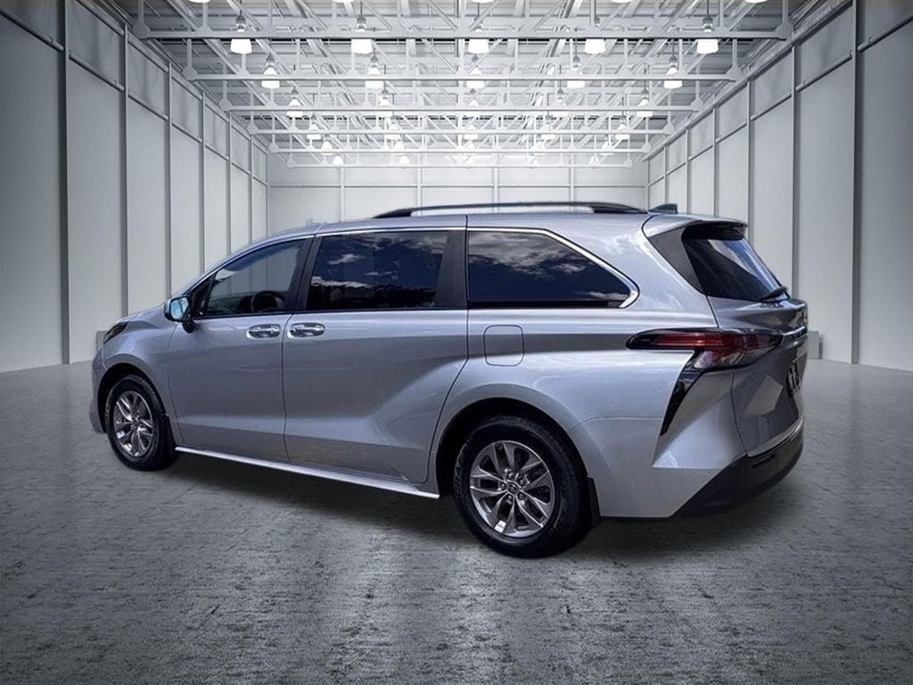 Used 2022 Toyota Sienna XLE 8 Passenger Minivan/Van