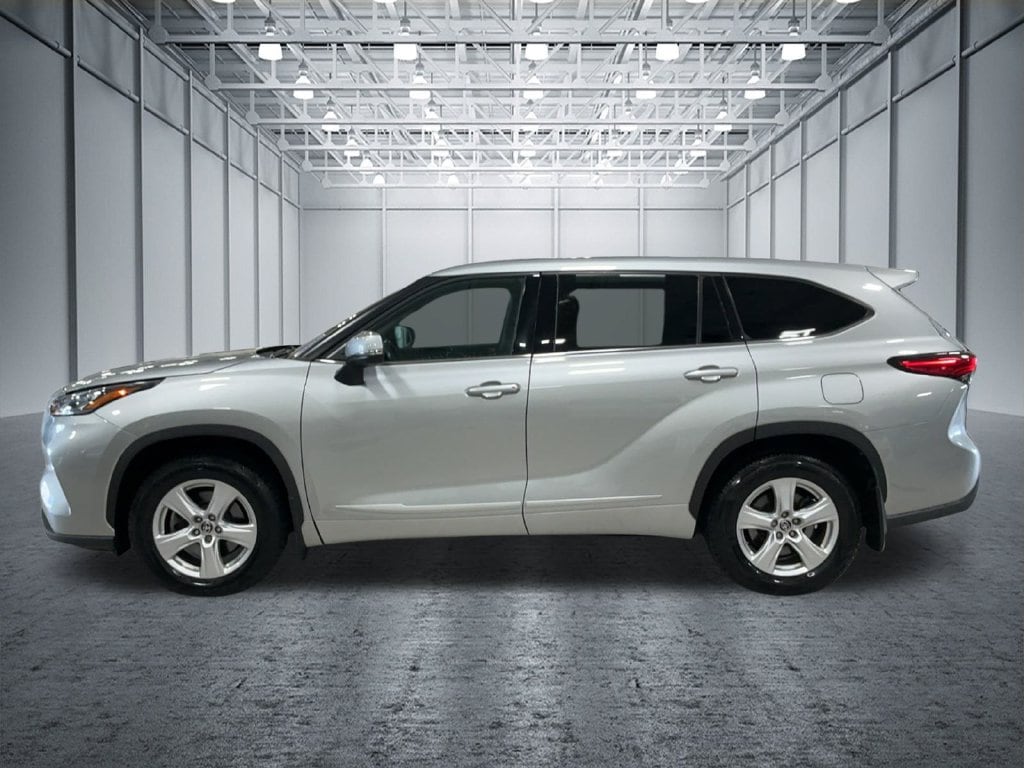 Used 2020 Toyota Highlander LE SUV