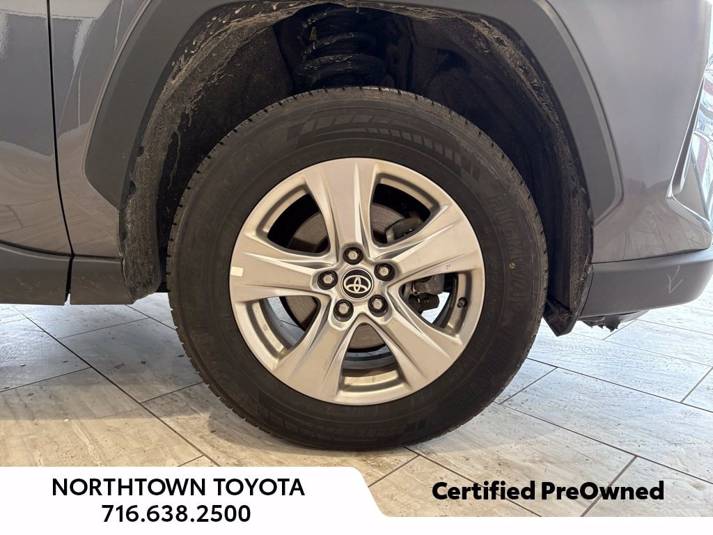 2024 Toyota RAV4 XLE - Photo 30
