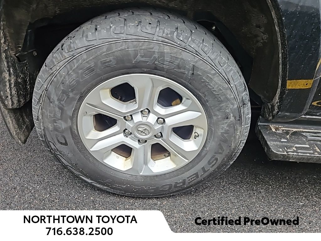 2018 Toyota 4Runner SR5 photo 3