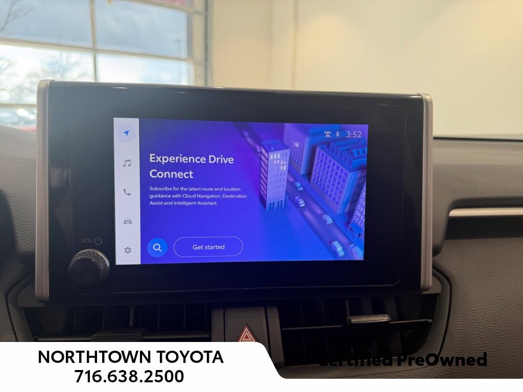 2024 Toyota RAV4 XLE - Photo 11
