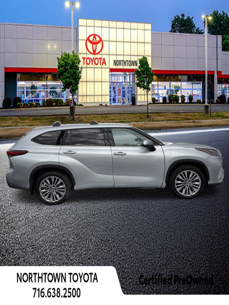 2023 Toyota Highlander Platinum photo 3