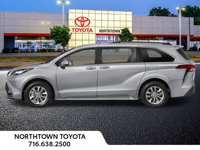 2025 Toyota Sienna XLE photo 3