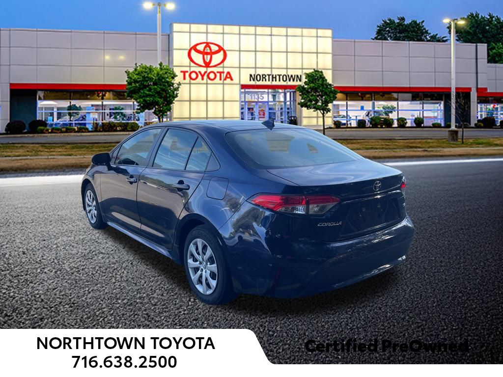 2021 Toyota Corolla LE photo 3