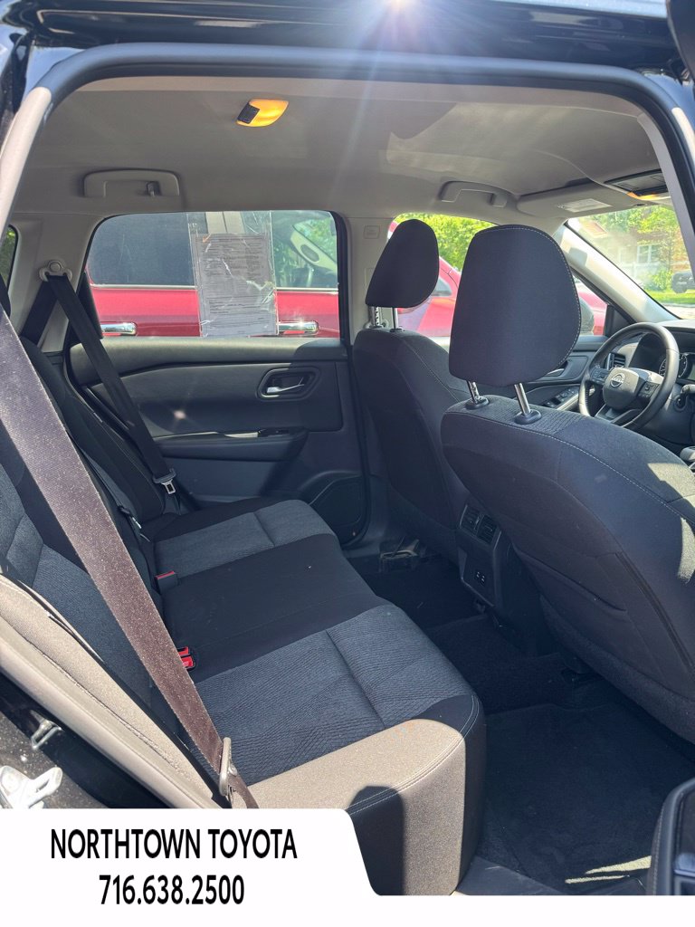 2025 Nissan Rogue SV - Photo 14