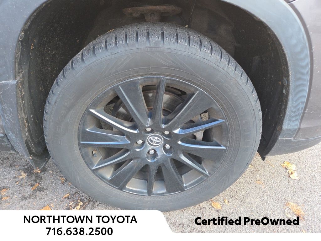 2019 Toyota Highlander XLE photo 2