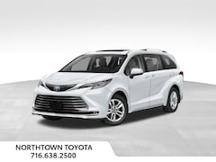 2025 Toyota Sienna Limited 7 PASSENGER