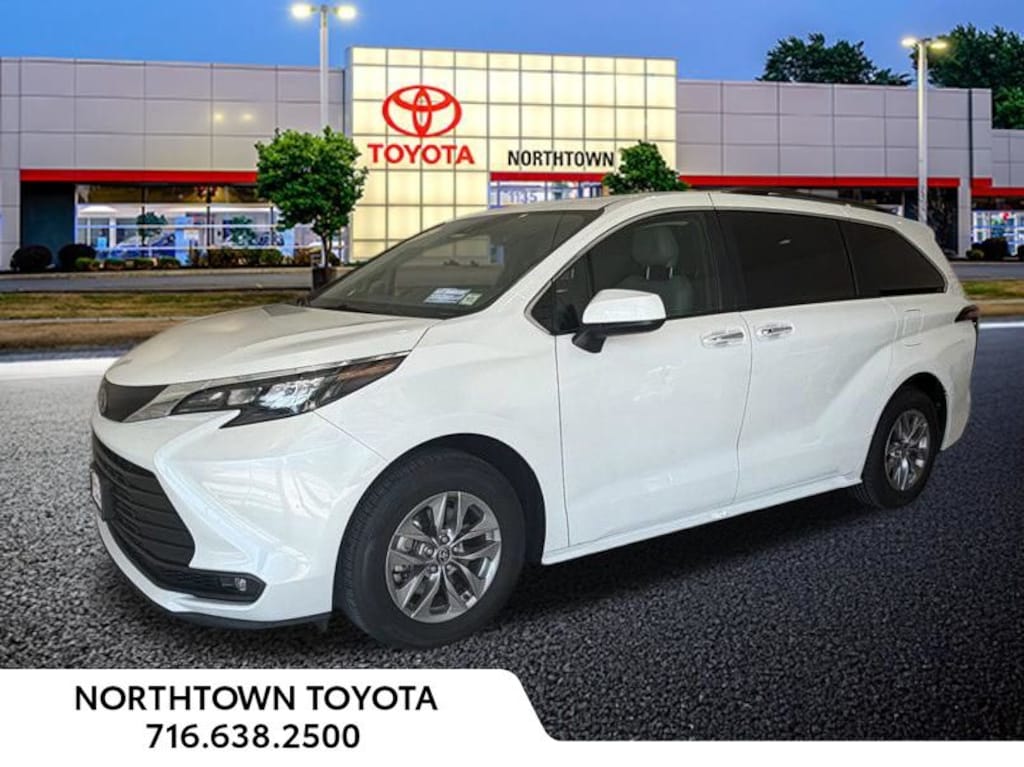 Used 2025 Toyota Sienna XLE 8 Passenger Minivan/Van