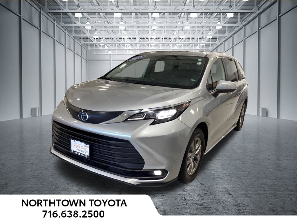 2025 Toyota Sienna XLE
