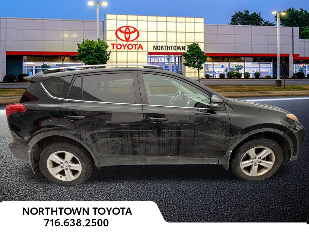 2014 Toyota RAV4 XLE photo 3