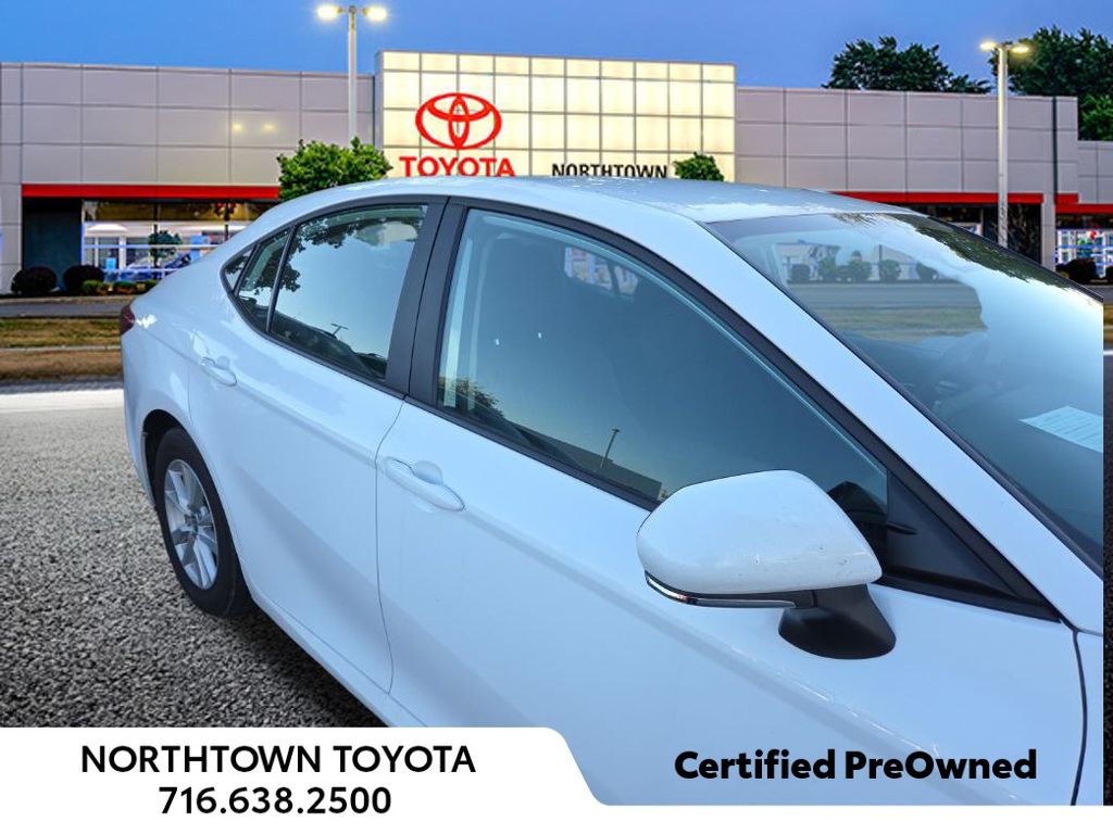 2025 Toyota Camry LE photo 3