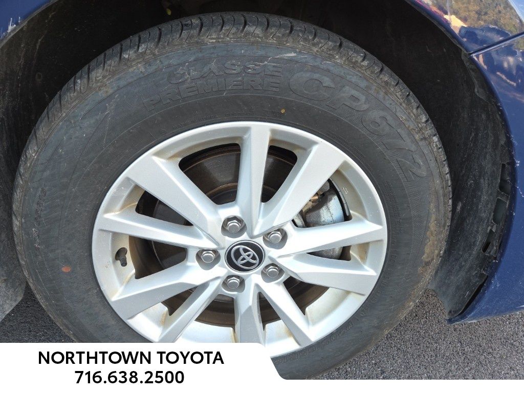 2025 Toyota Camry LE photo 2
