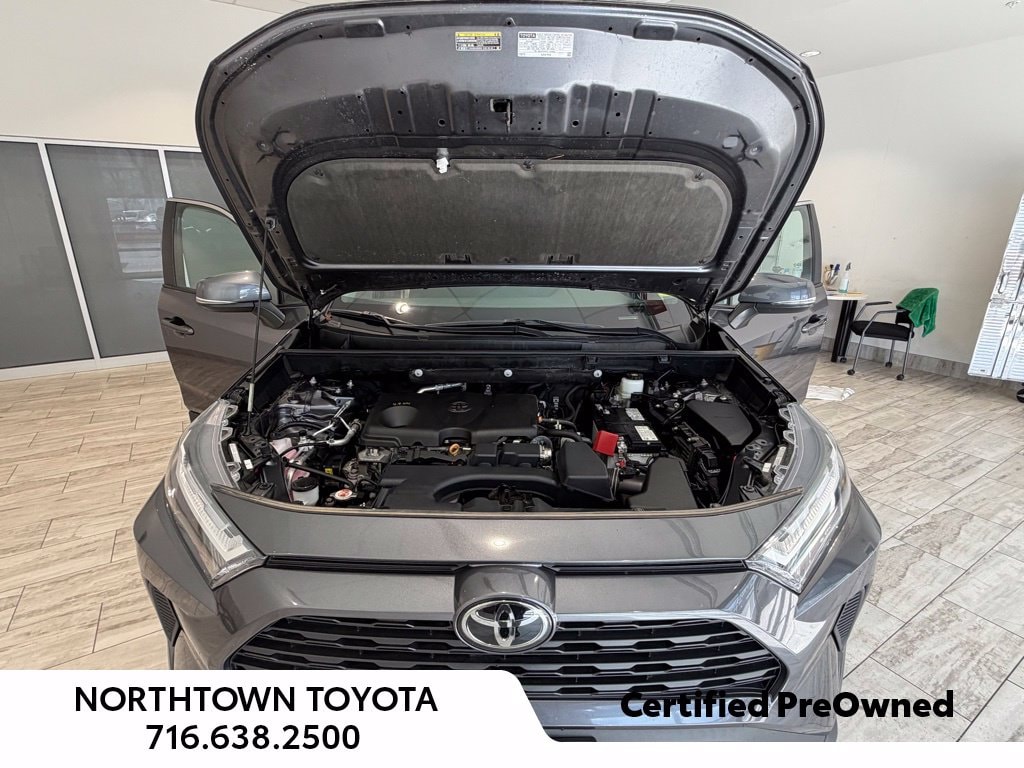 2024 Toyota RAV4 XLE - Photo 21
