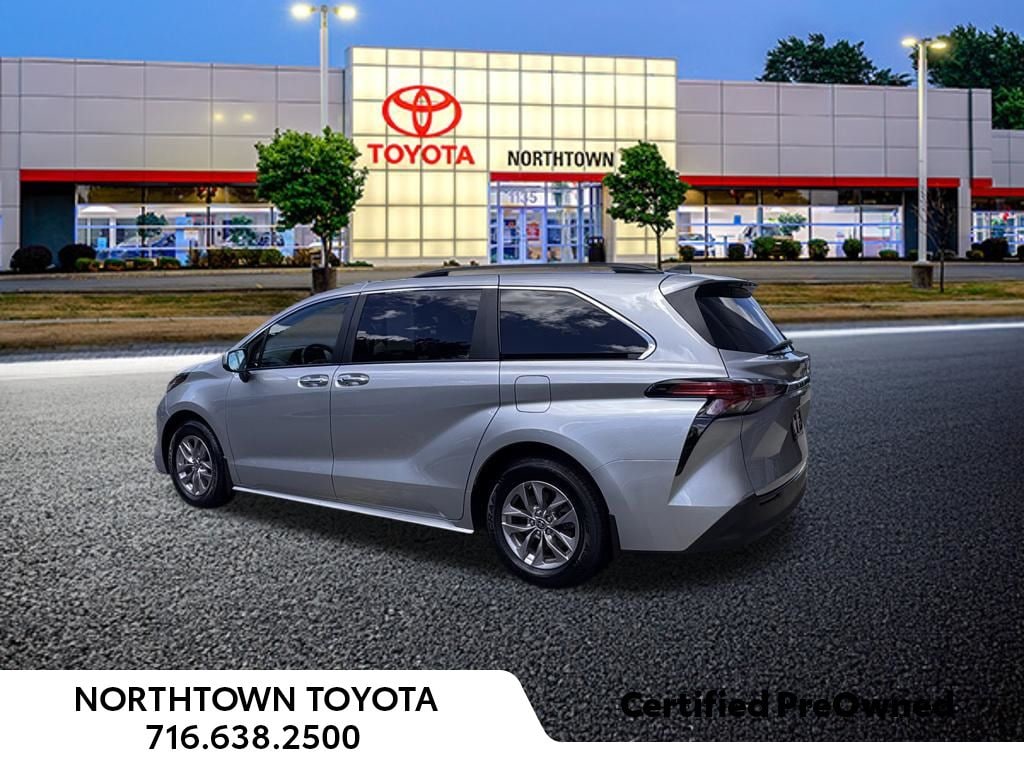 Used 2022 Toyota Sienna Minivan/Van