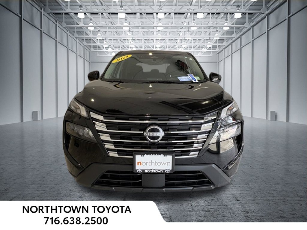 2025 Nissan Rogue SV - Photo 6