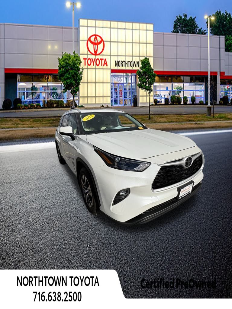 2022 Toyota Highlander XLE's photo