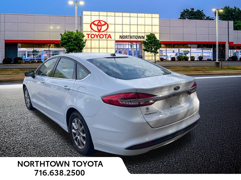 2018 Ford Fusion S photo 3