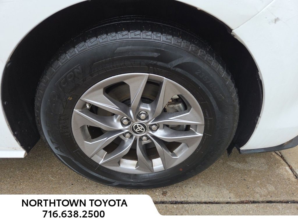 Used 2023 Toyota Sienna LE 8 Passenger Minivan/Van