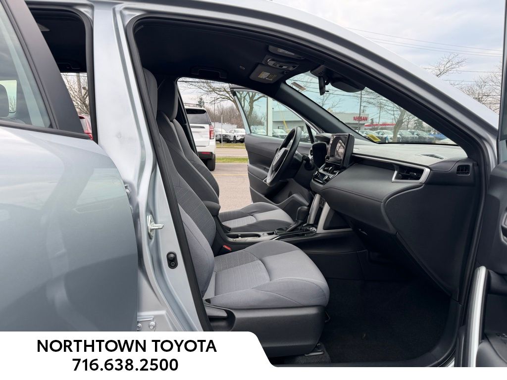 2024 Toyota Corolla Cross S - Photo 11