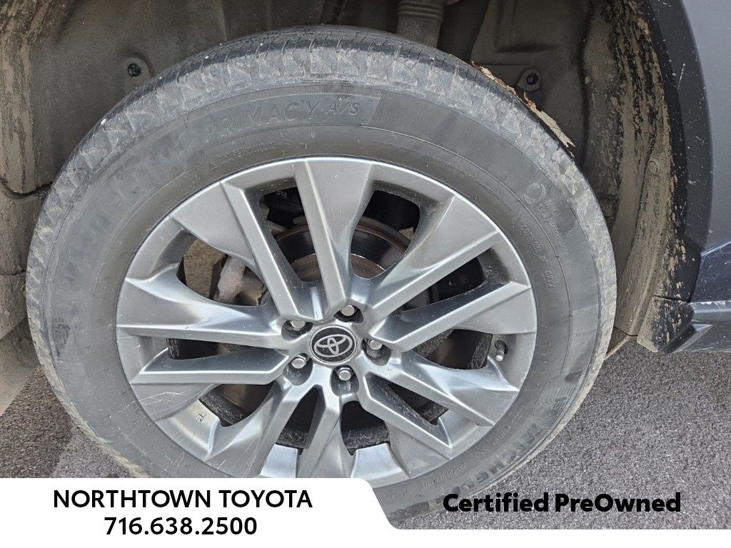 2023 Toyota RAV4 XLE Premium photo 2