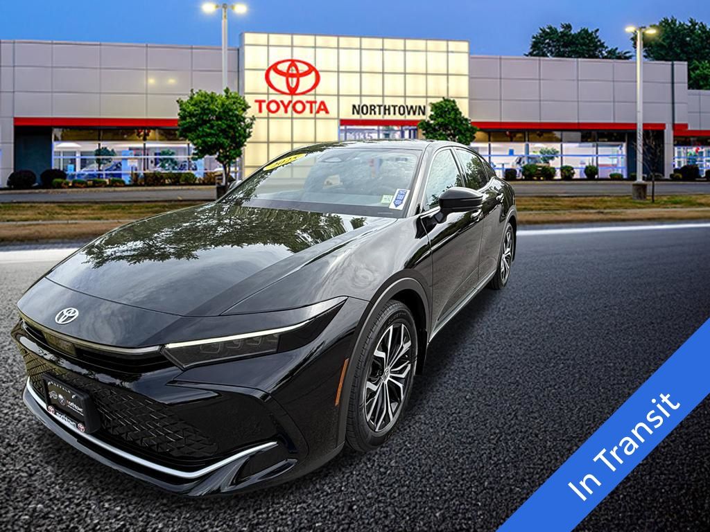 2023 Toyota Crown Limited AWD's photo