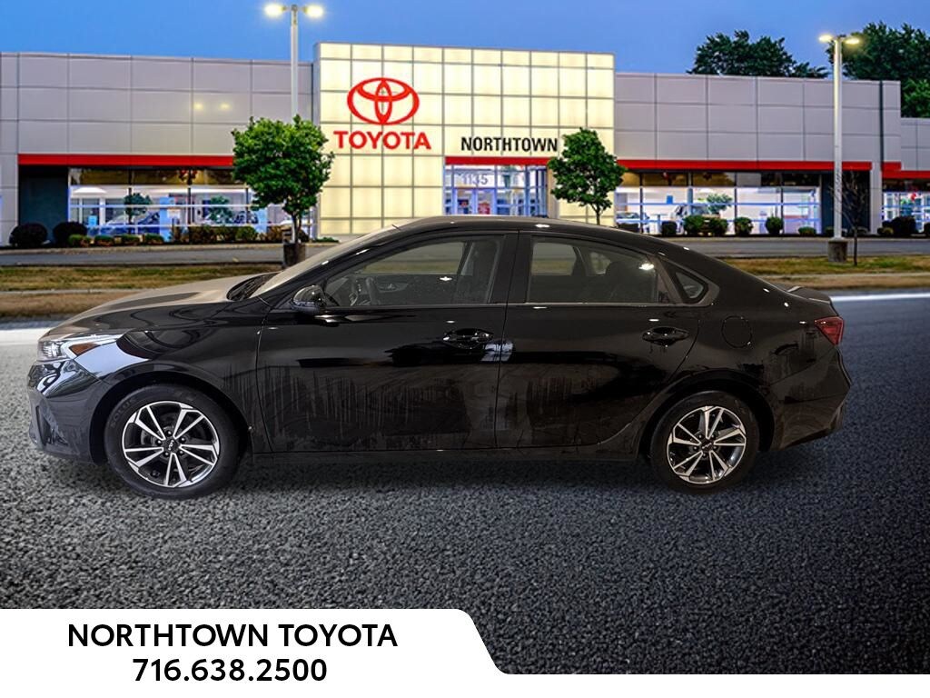 Used 2023 Kia Forte LXS Sedan