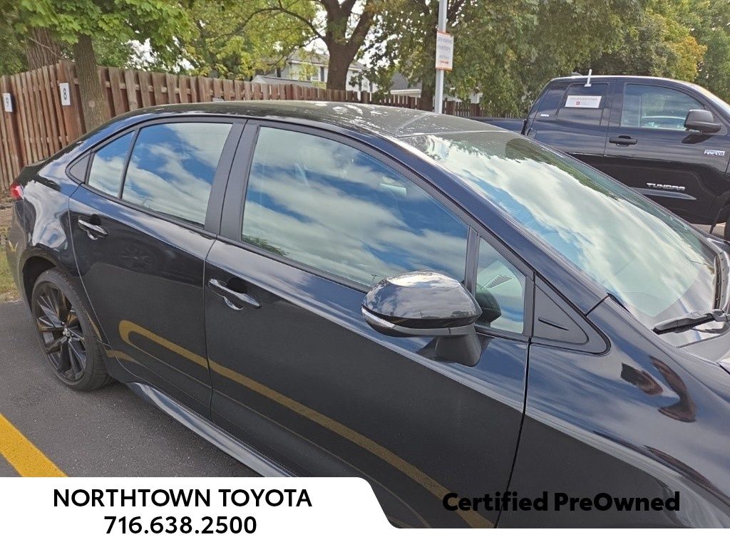 2022 Toyota Corolla SE photo 2